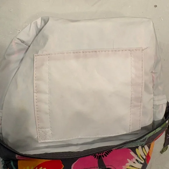 Vera Bradley Quilted Floral lunch box in Jazzy Blooms insulated - Picture 7 of 11